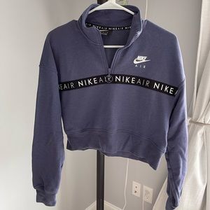 nike sweatshirt crop